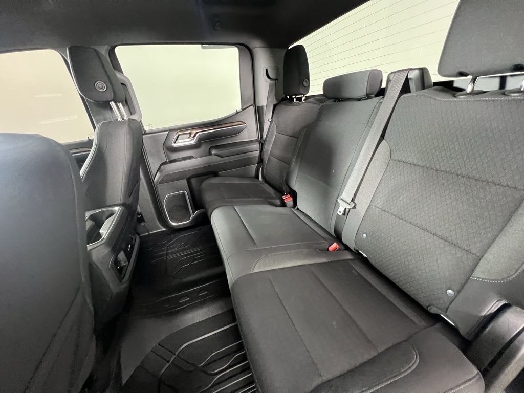 Vehicle image 32 of 33