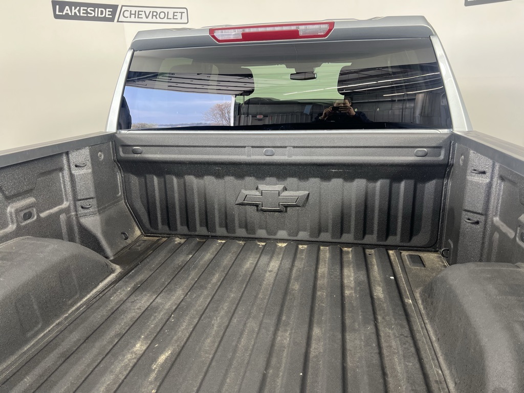 Vehicle image 12 of 33