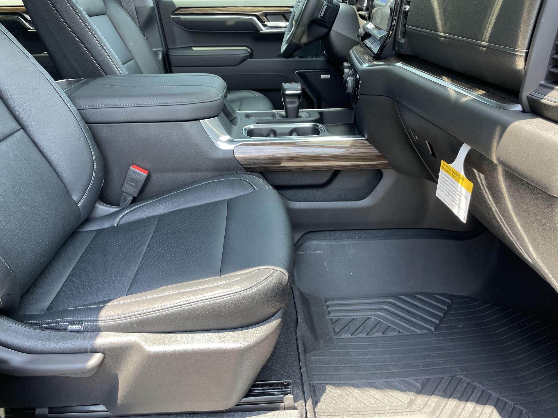 Vehicle image 62 of 68