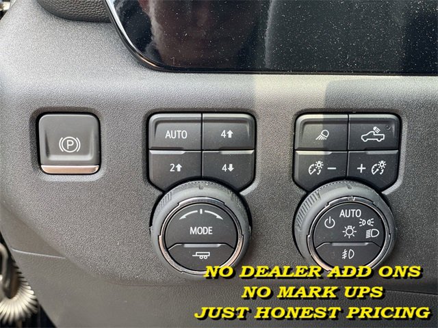Vehicle image 25 of 68