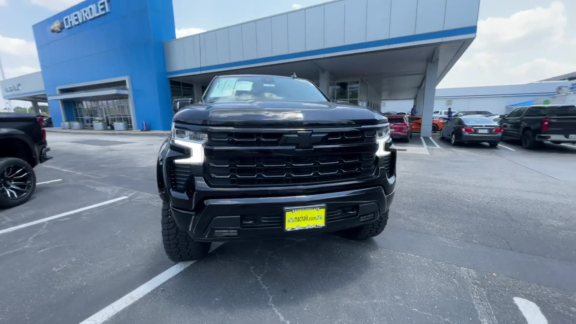 Vehicle image 9 of 68
