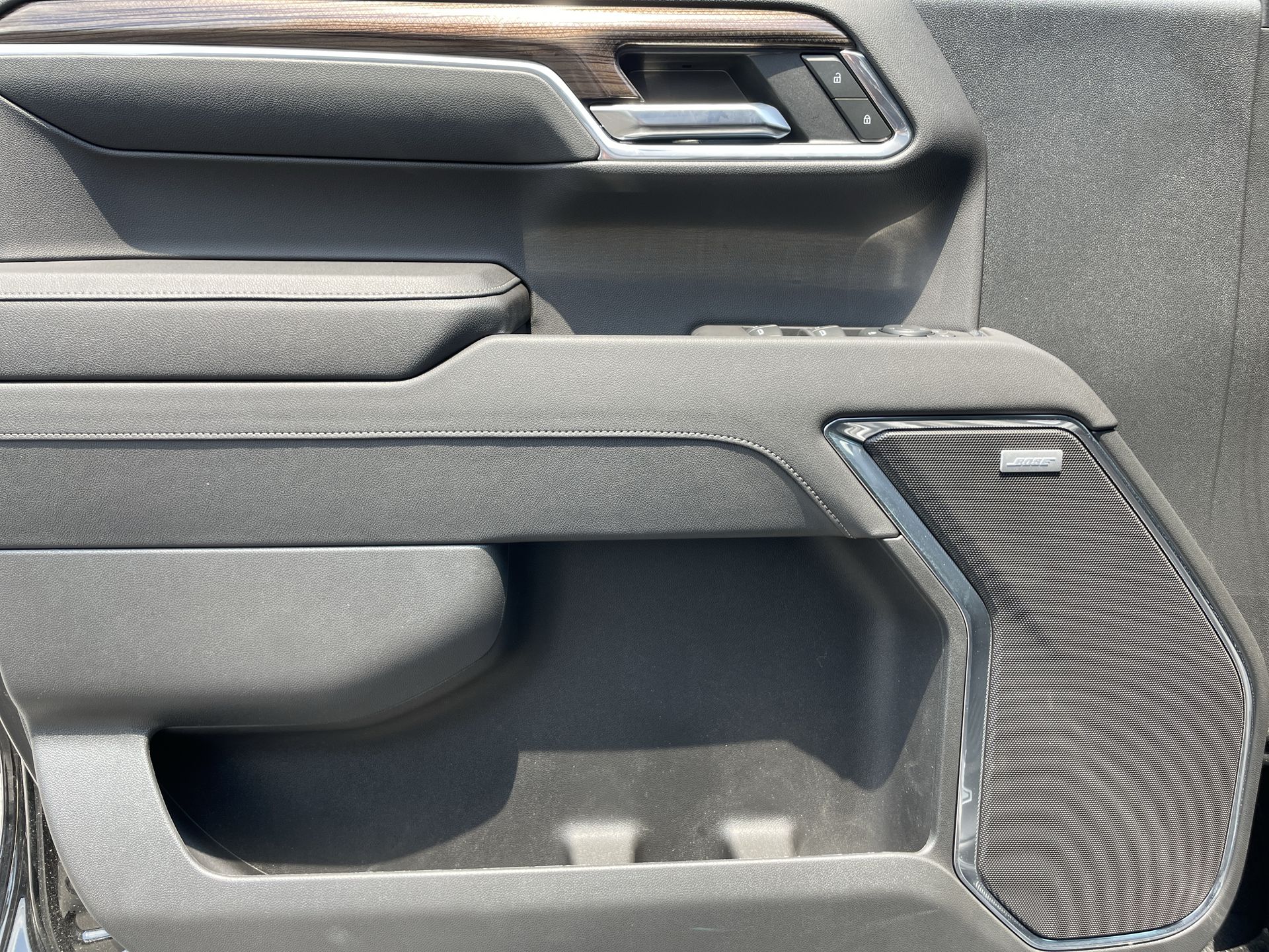 Vehicle image 56 of 68