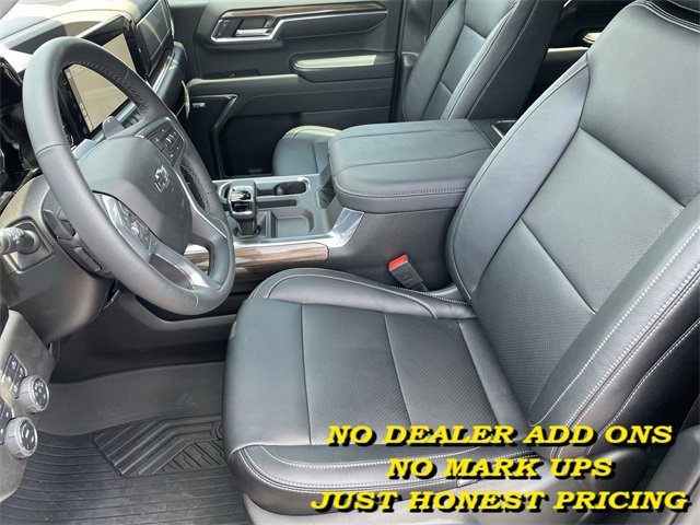 Vehicle image 26 of 68