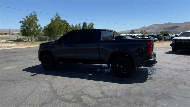 Vehicle image 7 of 23