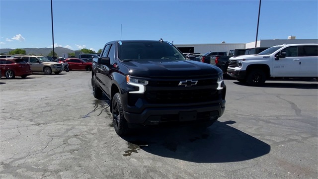 Vehicle image 3 of 23