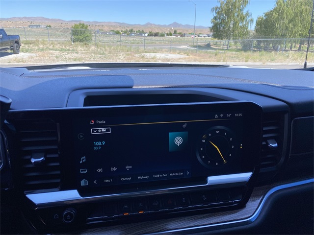 Vehicle image 16 of 23
