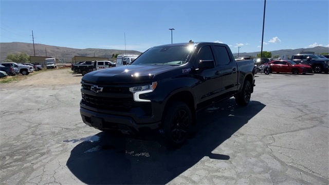 Vehicle image 2 of 23