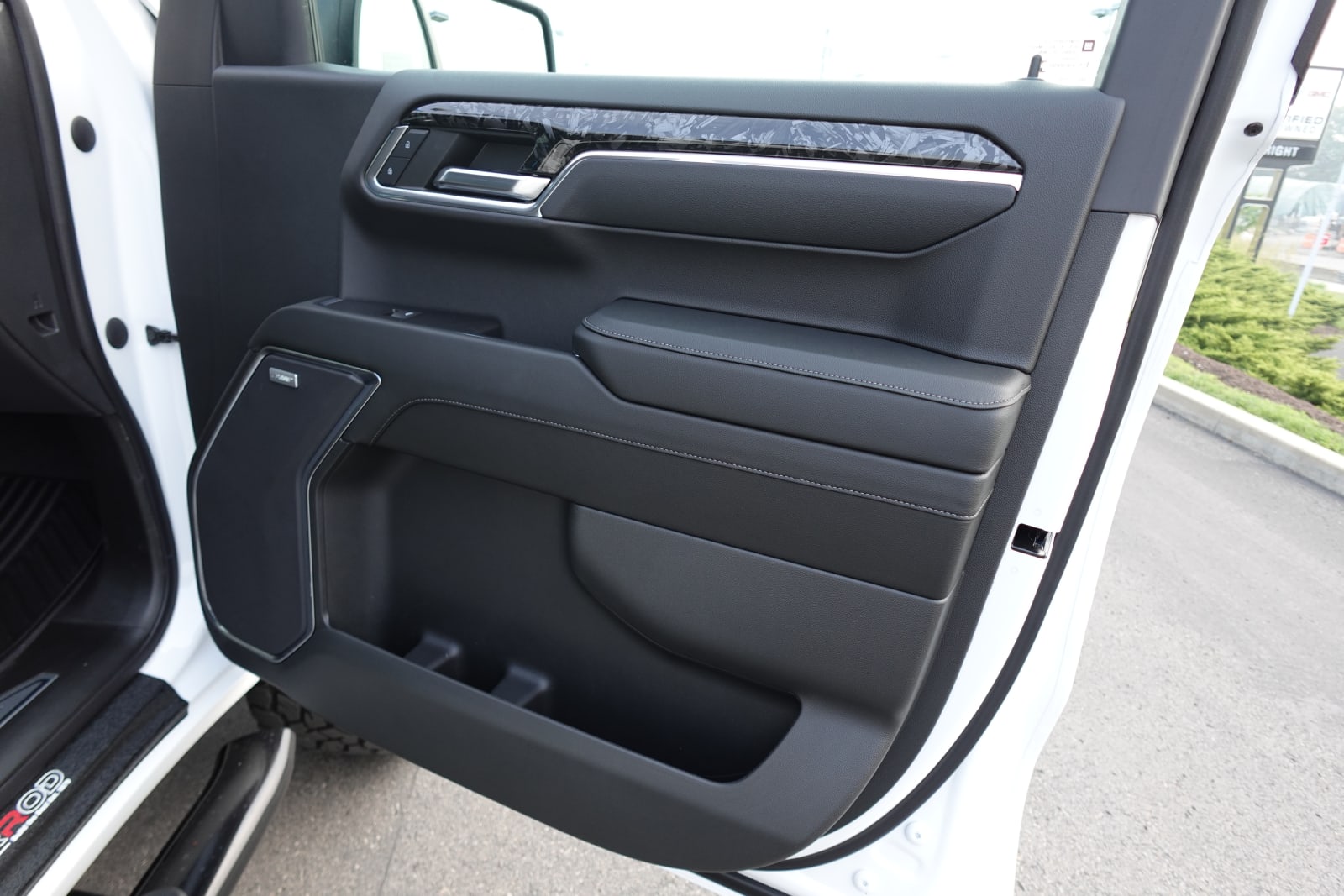 2023 Chevrolet Silverado 1500 RST Image 19 of 45