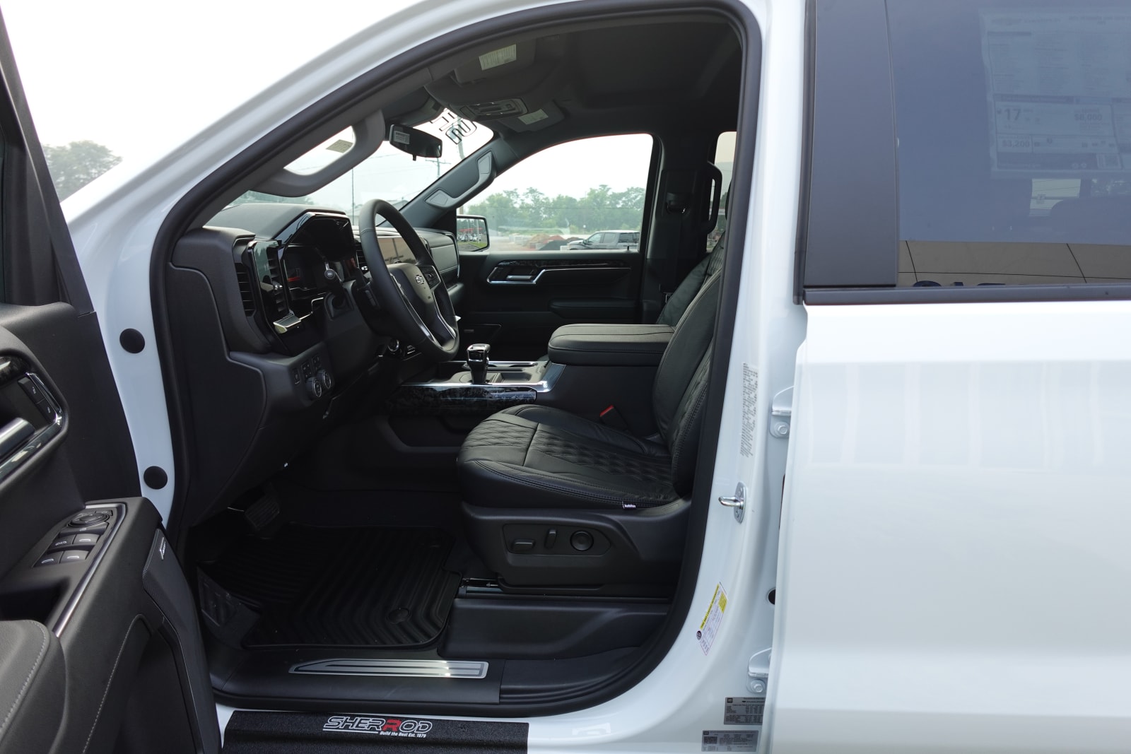 2023 Chevrolet Silverado 1500 RST Image 37 of 45