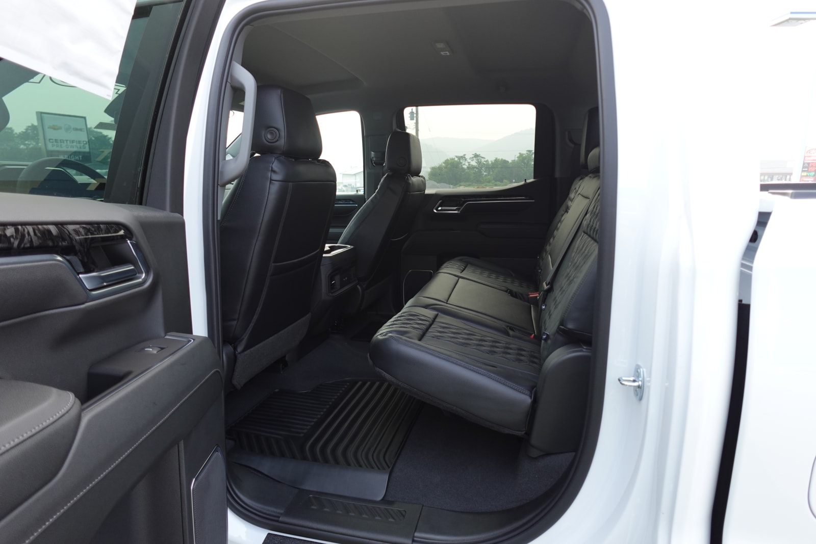 2023 Chevrolet Silverado 1500 RST Image 18 of 45