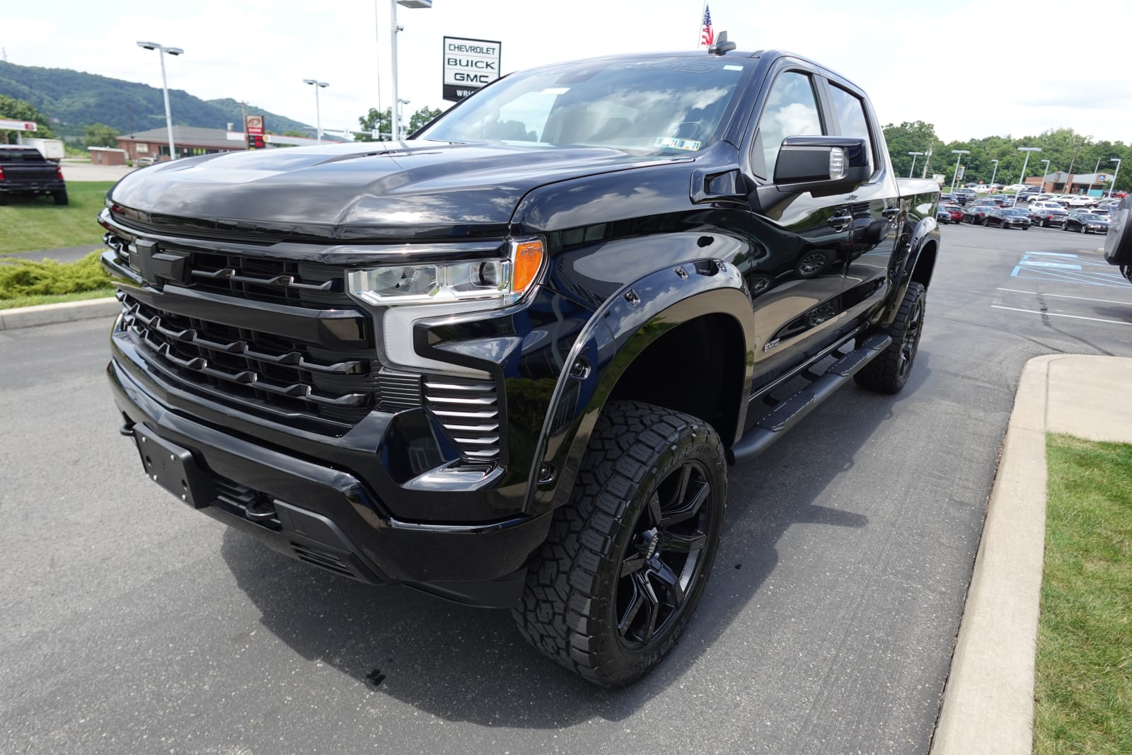 2023 Chevrolet Silverado 1500 RST Image 3 of 47