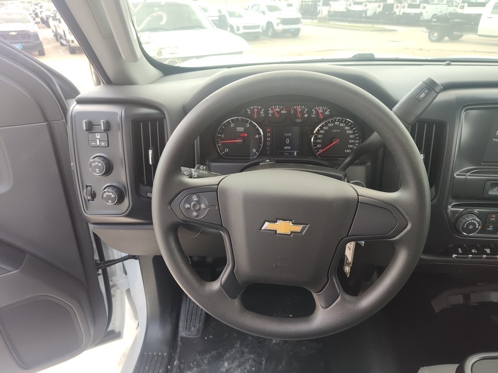 Vehicle image 14 of 21