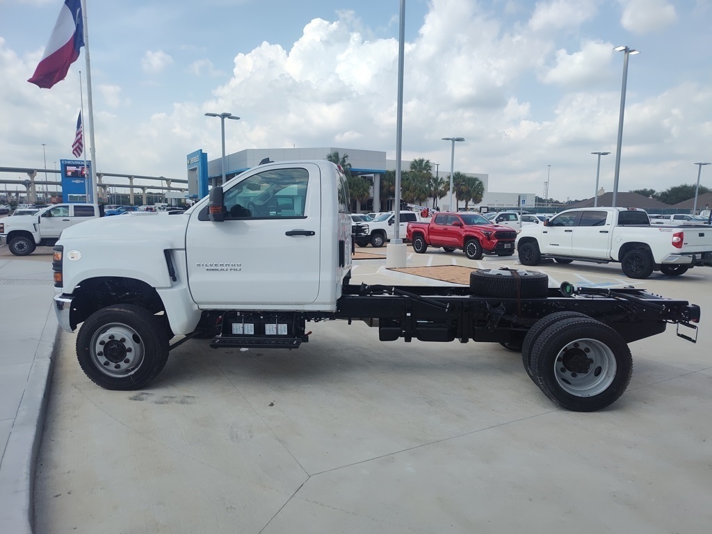 Vehicle image 6 of 21