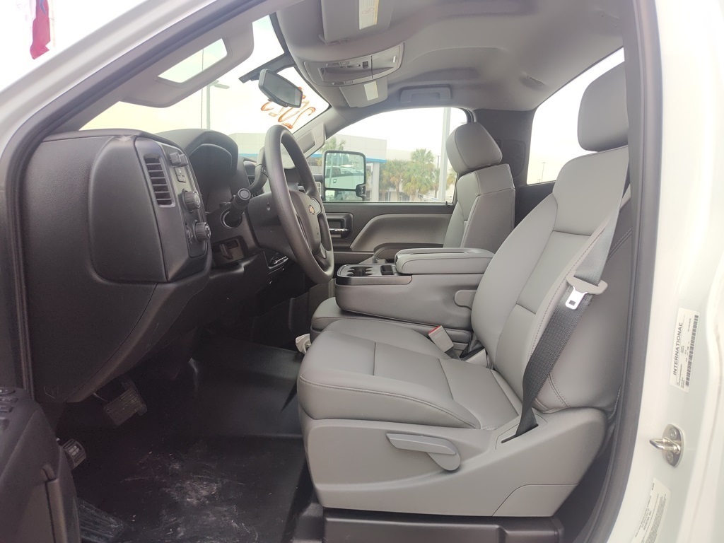 Vehicle image 11 of 21