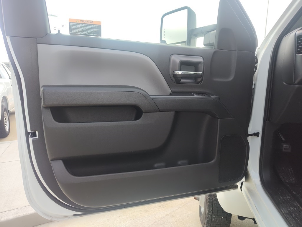 Vehicle image 12 of 21