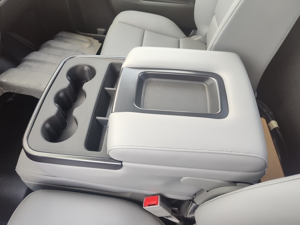 Vehicle image 15 of 21