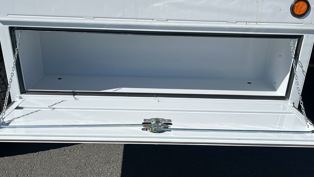Vehicle image 22 of 34