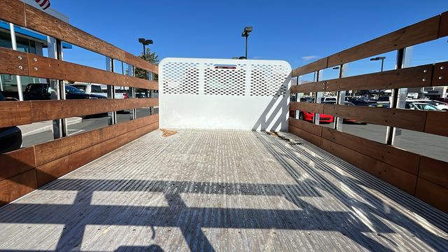 Vehicle image 15 of 34