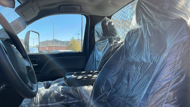 Vehicle image 27 of 34