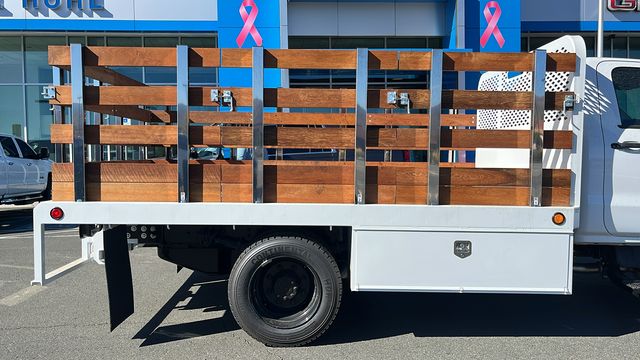 Vehicle image 20 of 34
