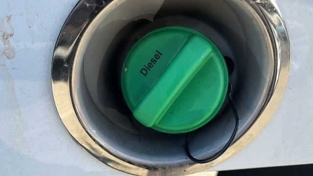 Vehicle image 19 of 34