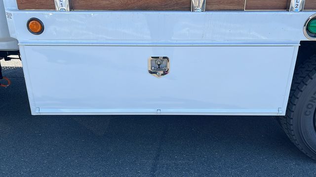 Vehicle image 12 of 34