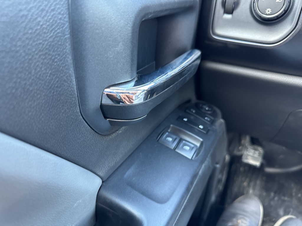 Vehicle image 13 of 15