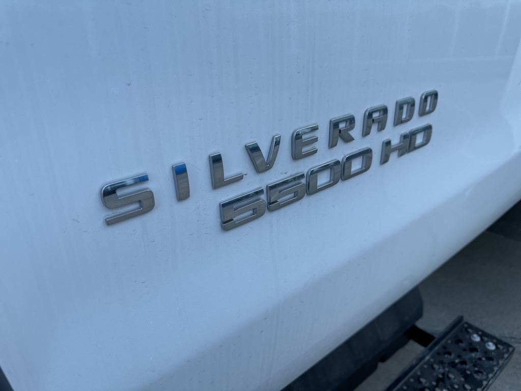 Vehicle image 12 of 15