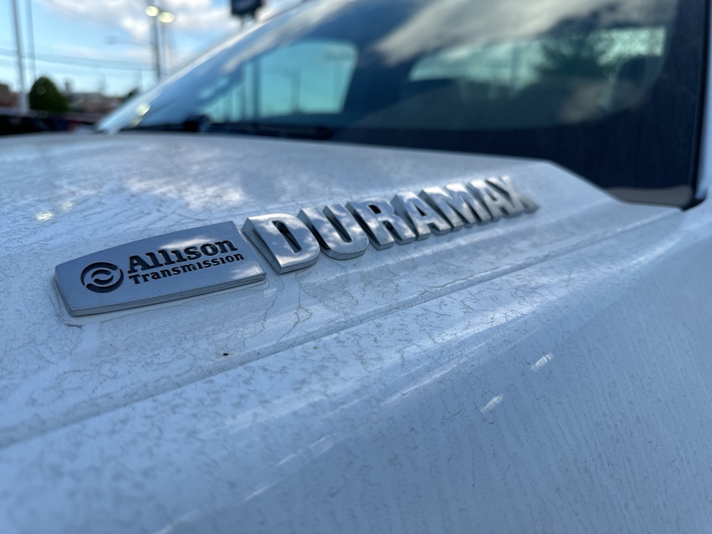 Vehicle image 11 of 15