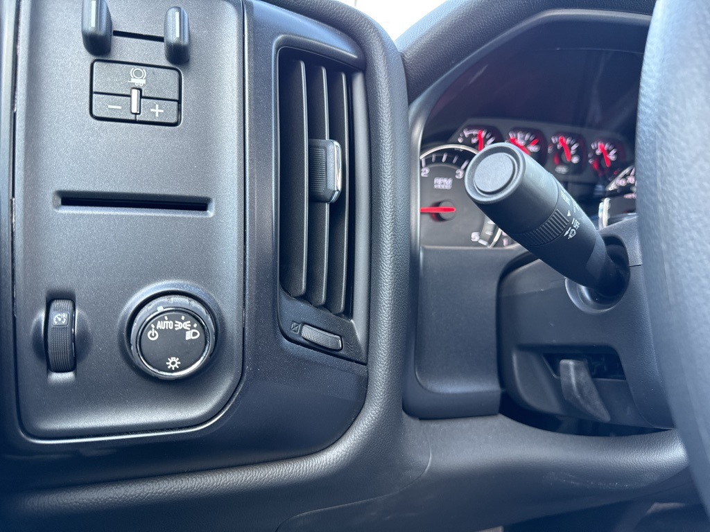 Vehicle image 14 of 15