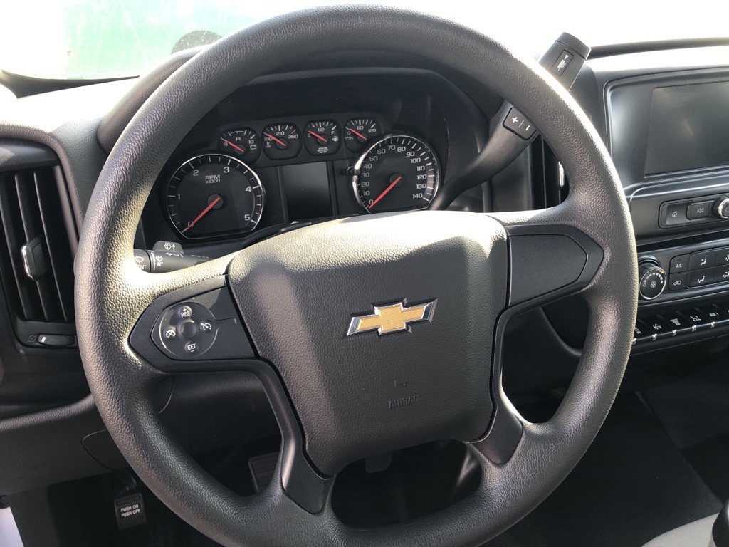 Vehicle image 16 of 18