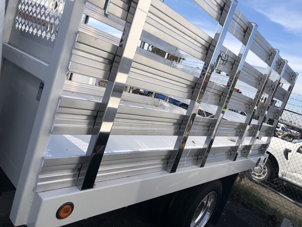 Vehicle image 11 of 18