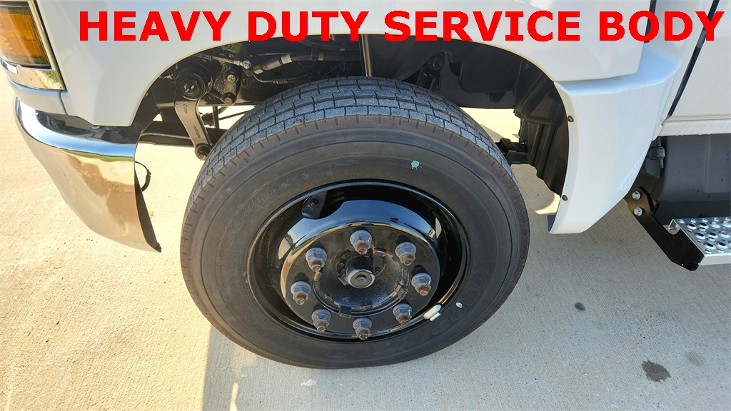 Vehicle image 21 of 27
