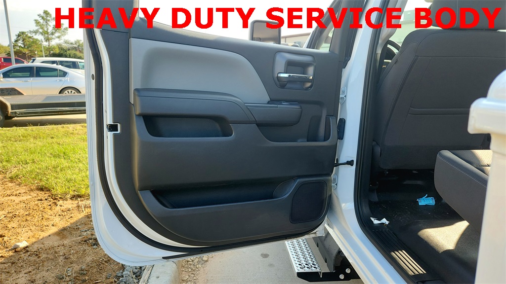 Vehicle image 19 of 27