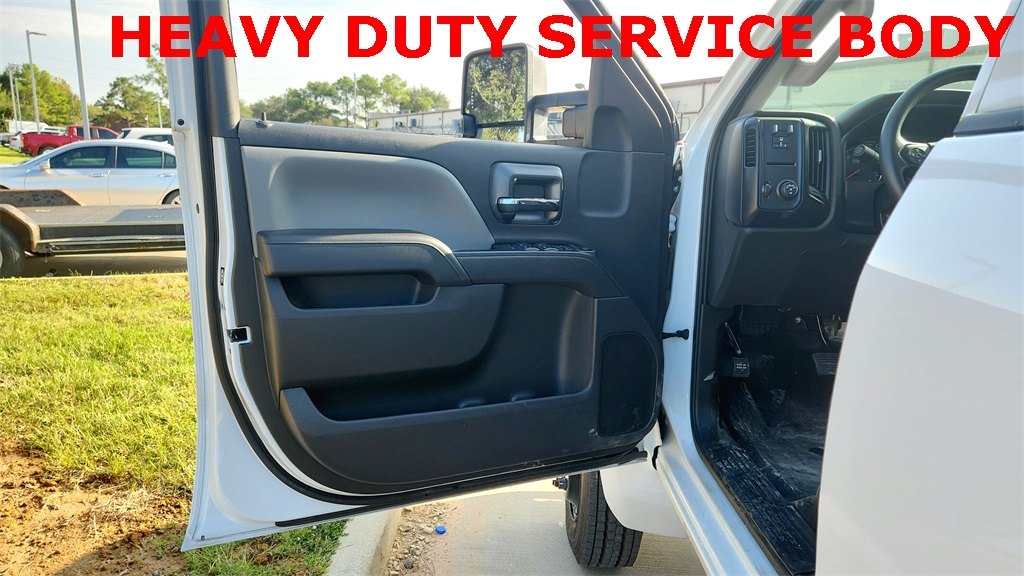 Vehicle image 17 of 27