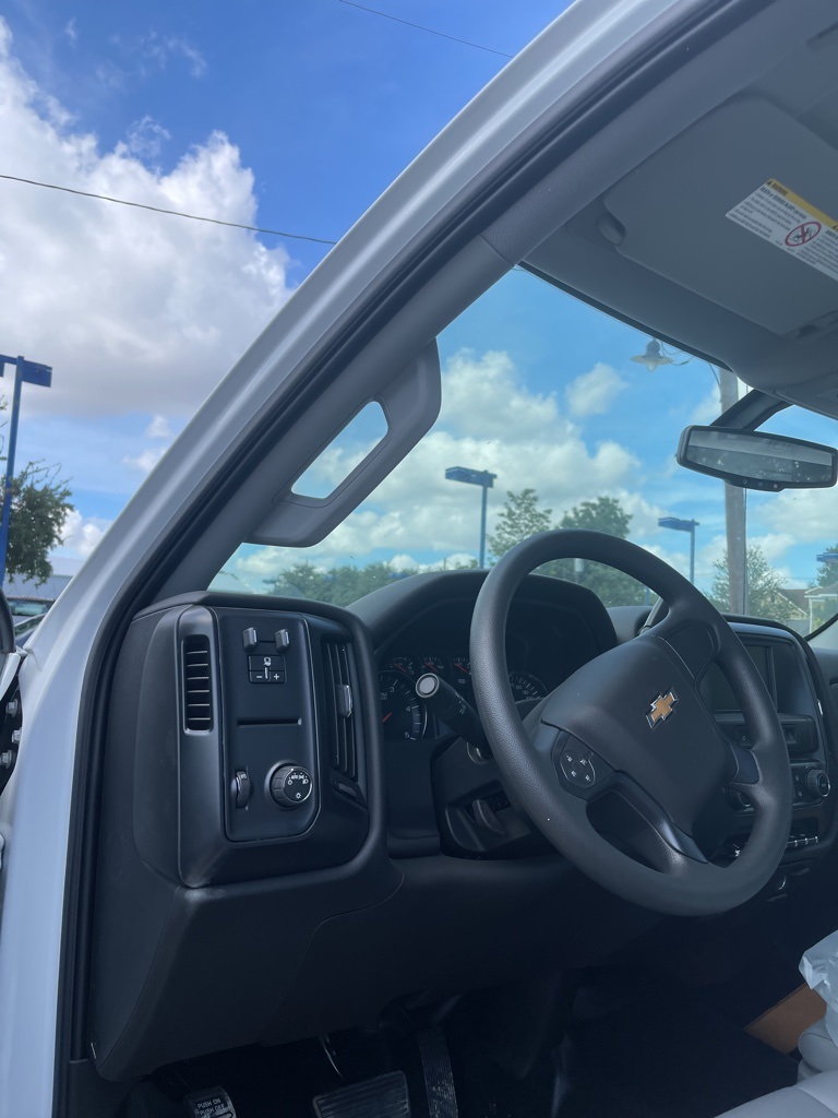 Vehicle image 11 of 14