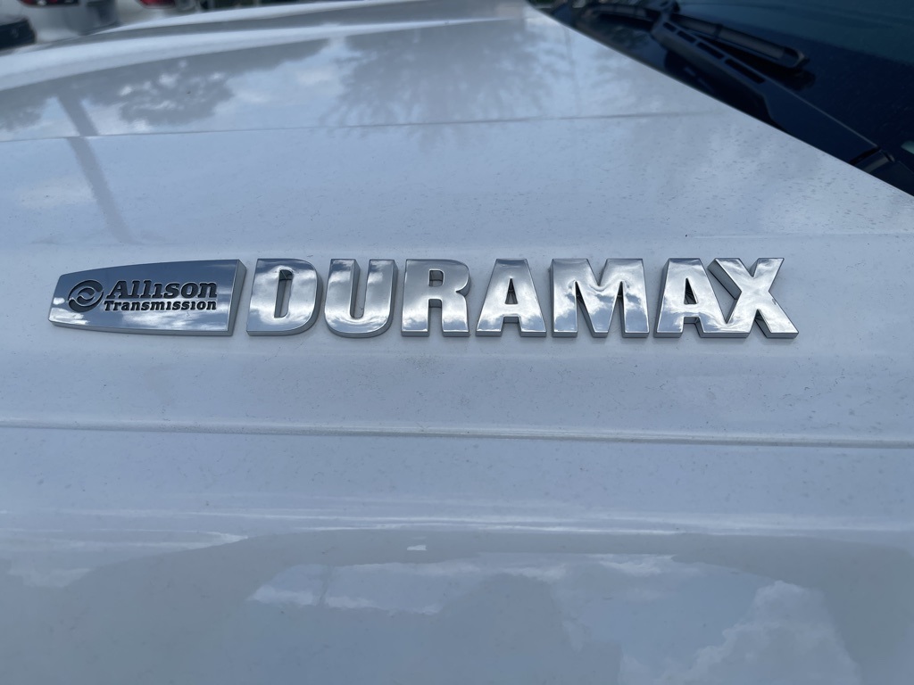 Vehicle image 8 of 14