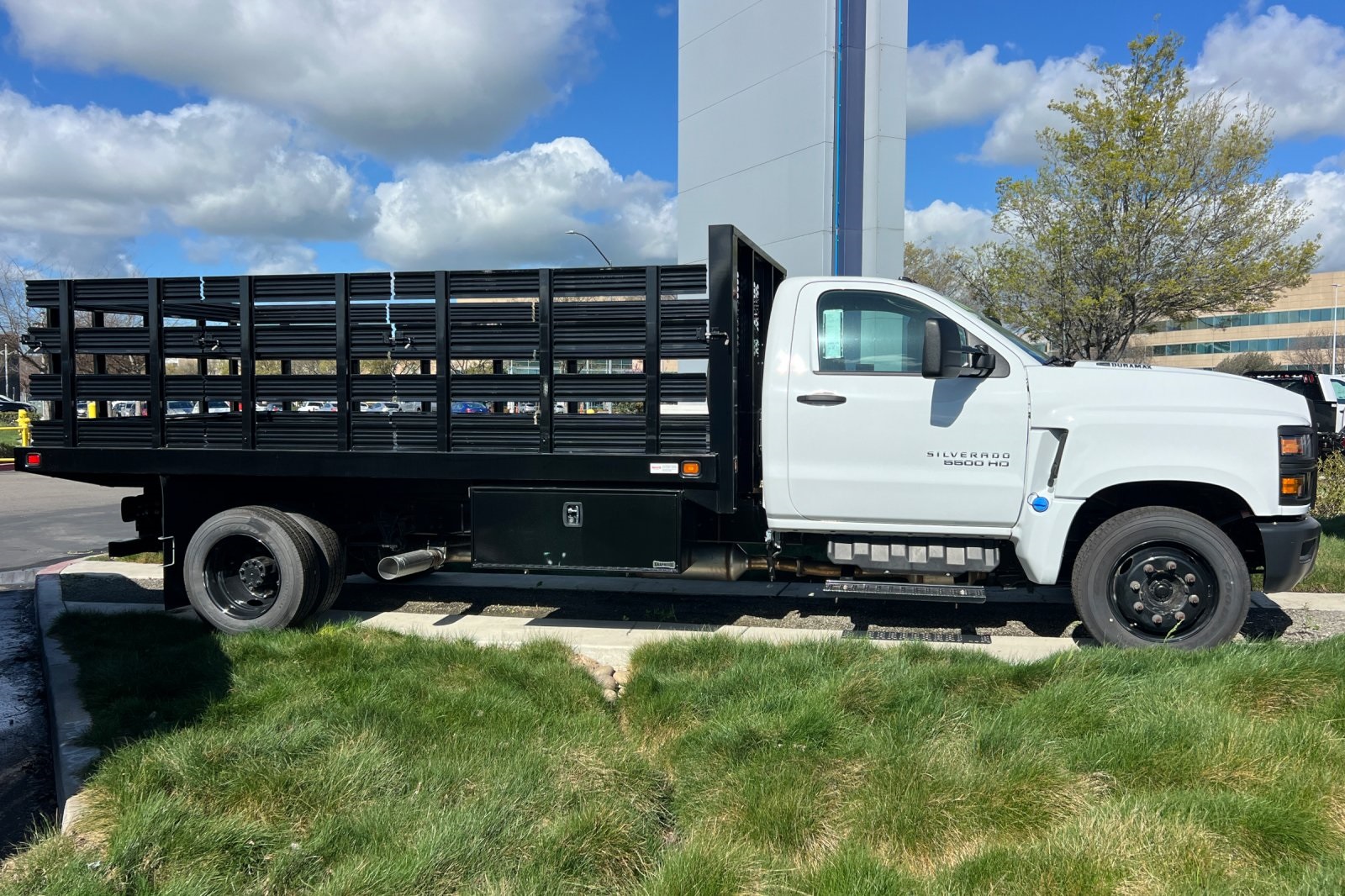 2023 Chevrolet Silverado MD Work Truck Image 3 of 32