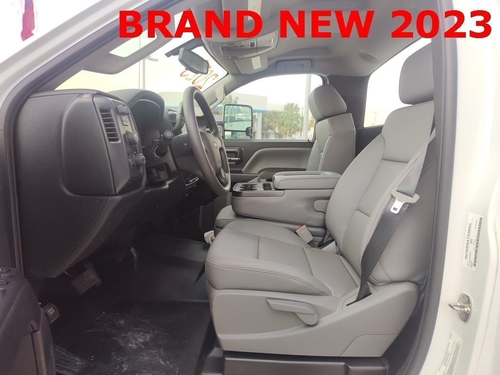 Vehicle image 11 of 21