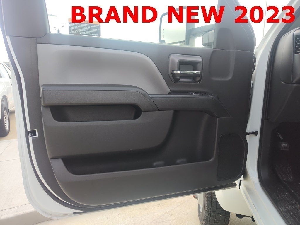 Vehicle image 12 of 21