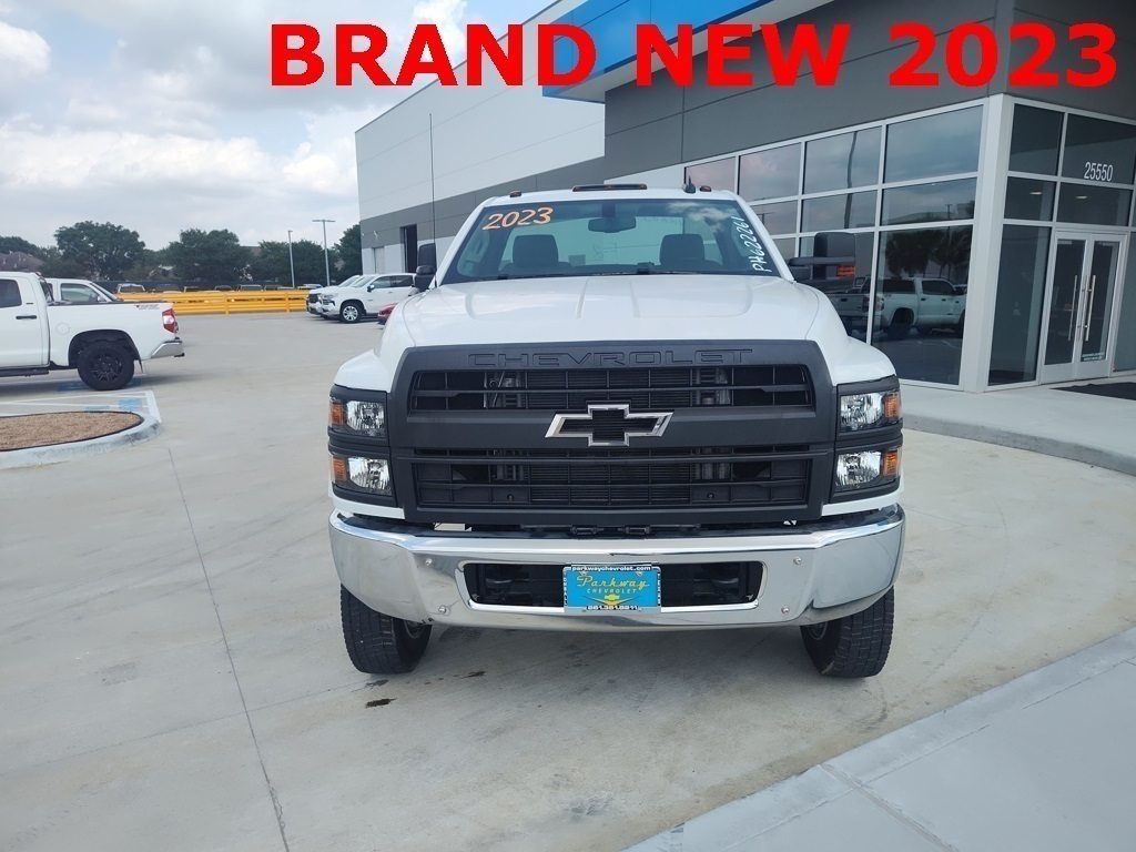 Vehicle image 4 of 21