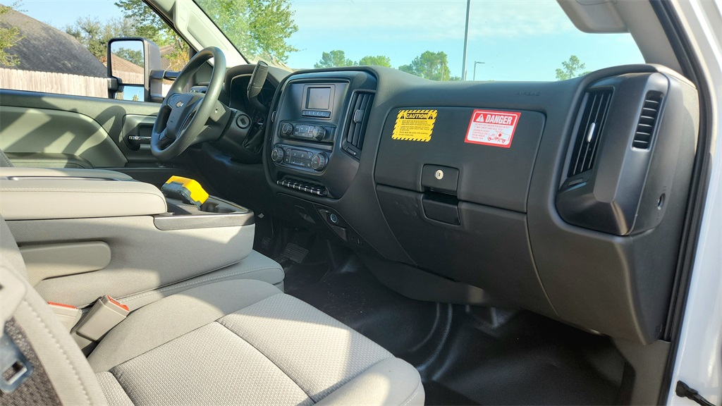 Vehicle image 8 of 22