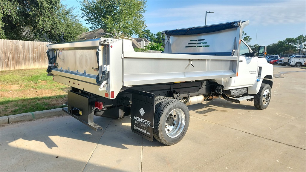 Vehicle image 6 of 22