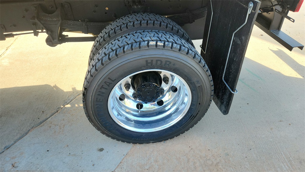 Vehicle image 20 of 22