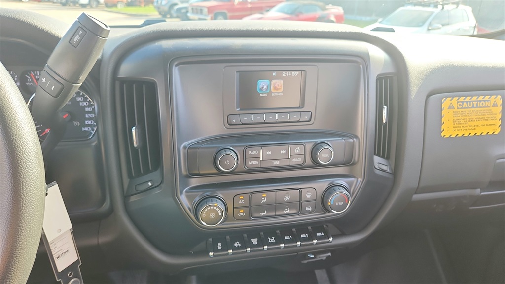 Vehicle image 17 of 22