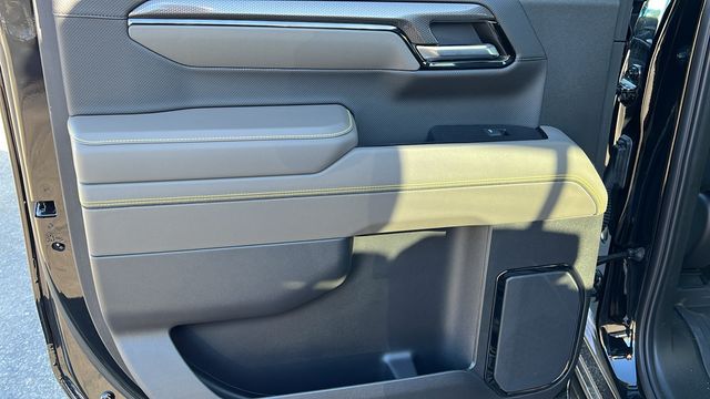 Vehicle image 12 of 34