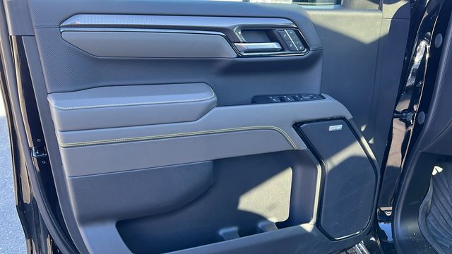 Vehicle image 19 of 34