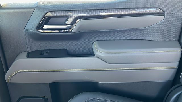 Vehicle image 16 of 34