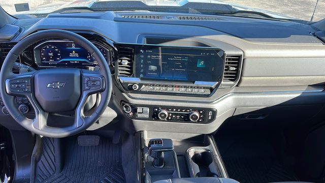 Vehicle image 18 of 34