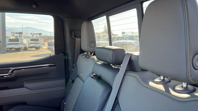 Vehicle image 15 of 34